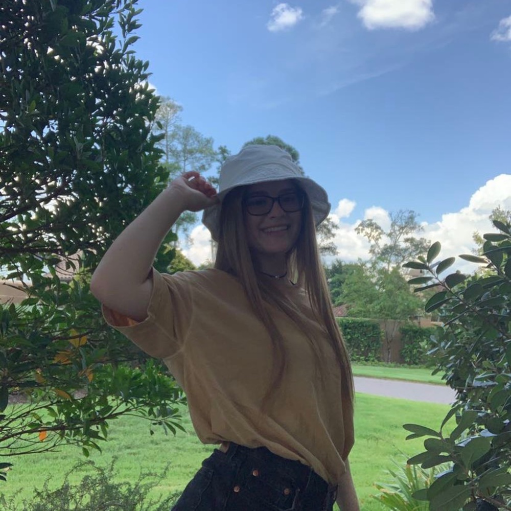 Meet your Posher, Leslie